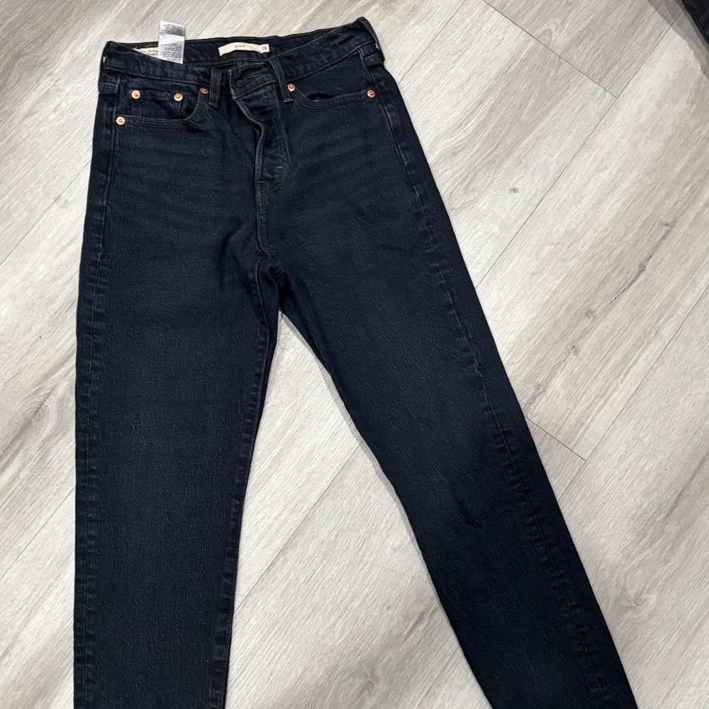 Levis Wedgie